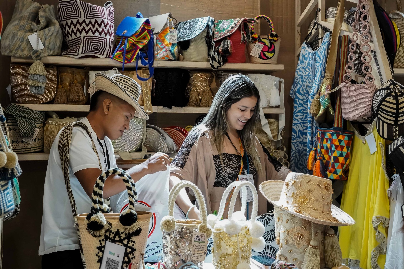 La 6.ª Feria Artesanal y Cultural del Caribe Colombiano reunió saberes, emprendimientos y academia para fortalecer oportunidades en la región.