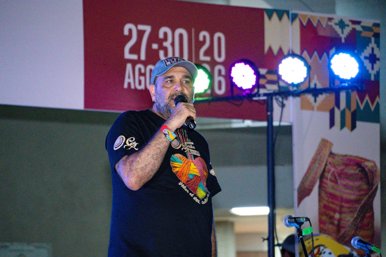 La jornada inicial de la Feria cerró con el acto de inauguración oficial realizado en el Teatrino de Bienestar Universitario con presencia de comunida