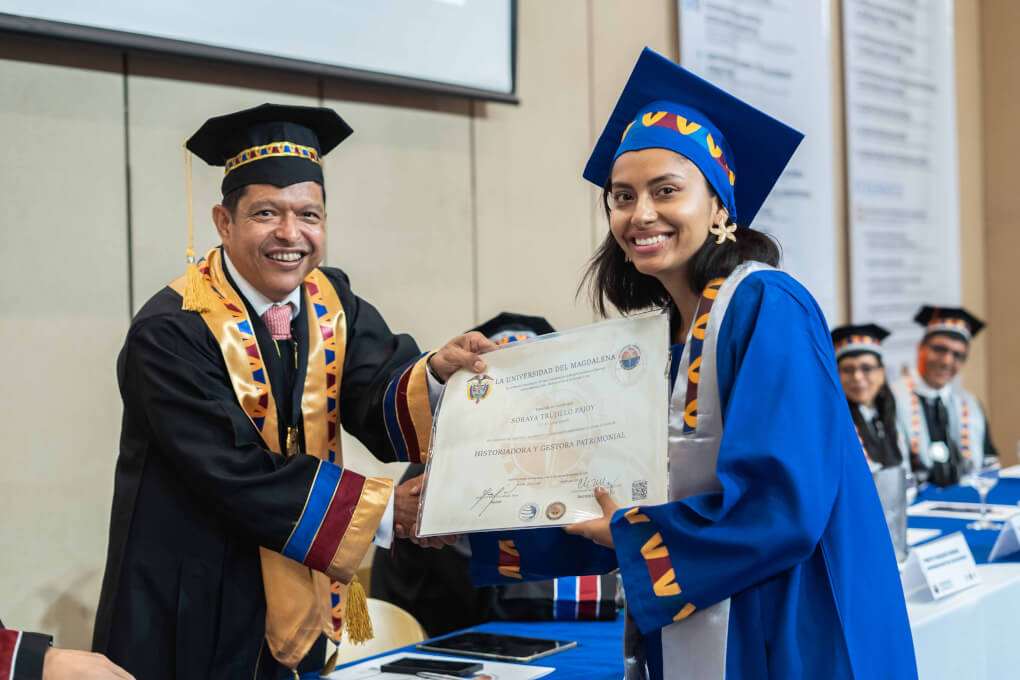 GRADUADOS.HISTORIA.PATRIMONIO.1