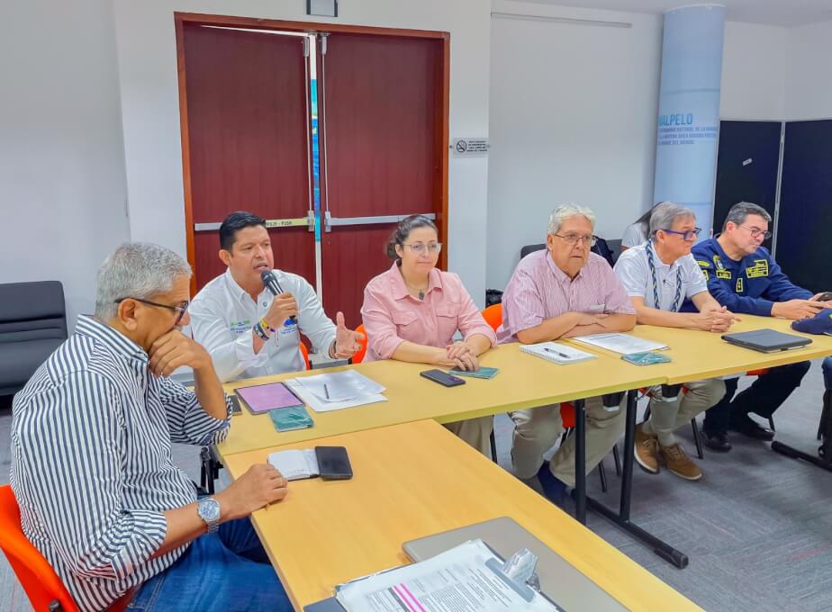 El rector Pablo Vera Salazar encabezó la comisión integrada por la Universidad del Magdalena en la presentación en Invemar.