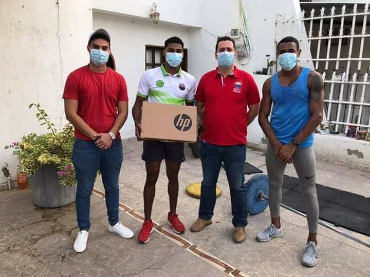 UNIMAGDALENA entrega becas, computadores y tabletas a estudiantes deportistas