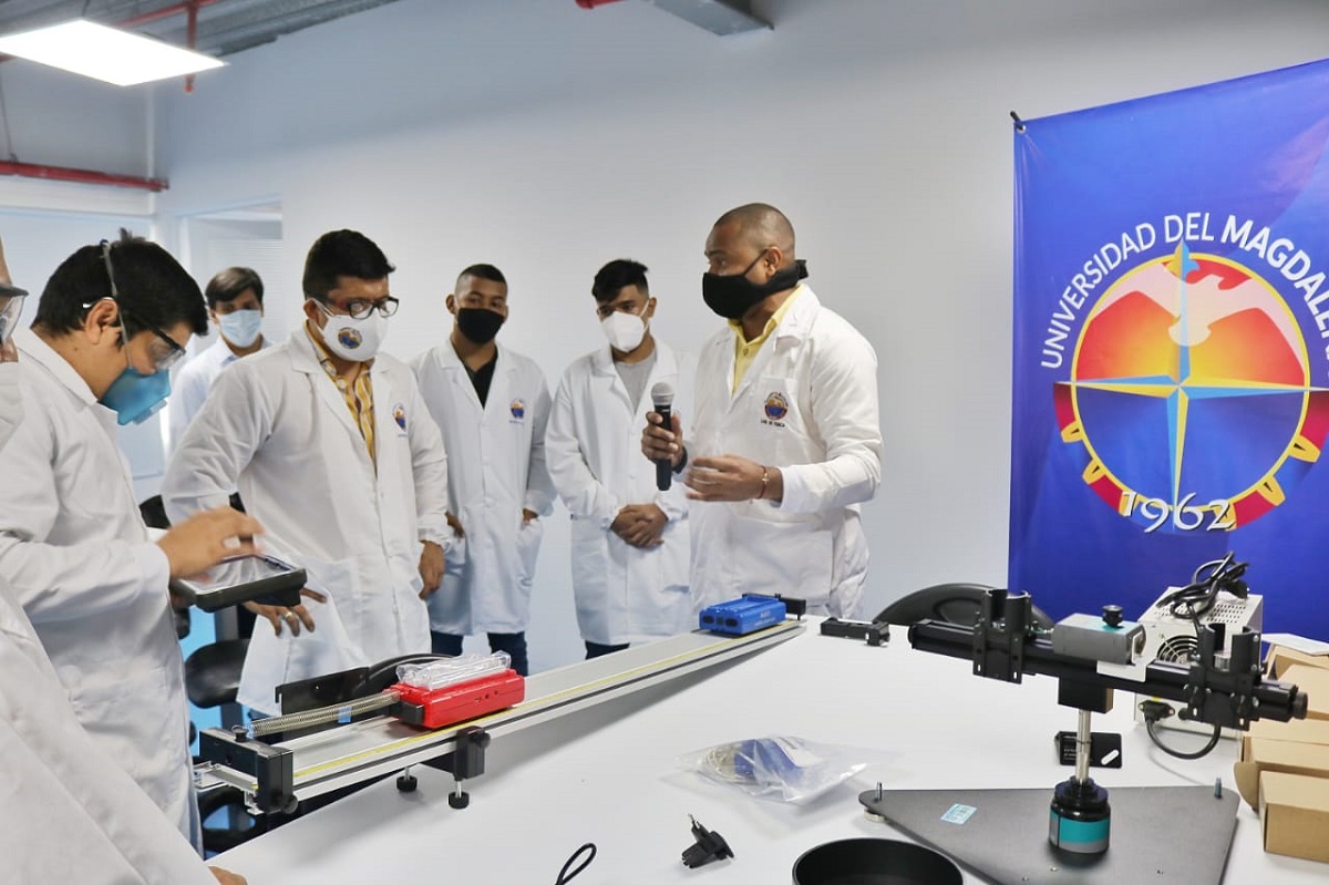 Rector de UNIMAGDALENA inauguró Sala de Audiencias, Laboratorio de Física, Consultorios PAP y Sala de Proyección