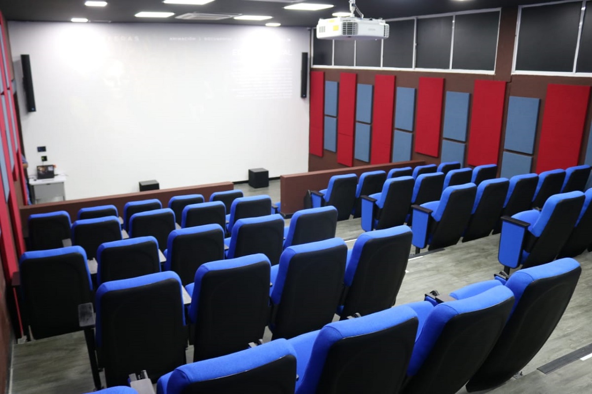 Sala de Proyecciones “La Langosta Azul” abre sus puertas al Programa de Cine y Audiovisuales