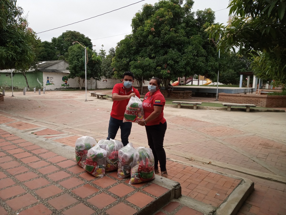 UNIMAGDALENA entregó 130 mercados a hogares de estudiantes afectados por ola invernal