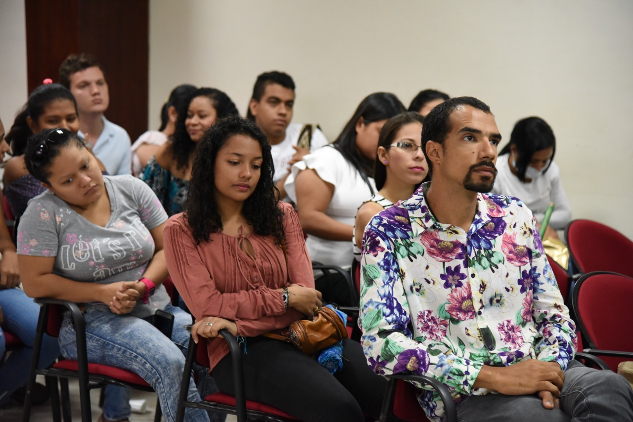 Con la conferencia ‘Caricatura política sin filtros, el arte de opinar en la era 3.0’ culminó Unimagdalena Crea