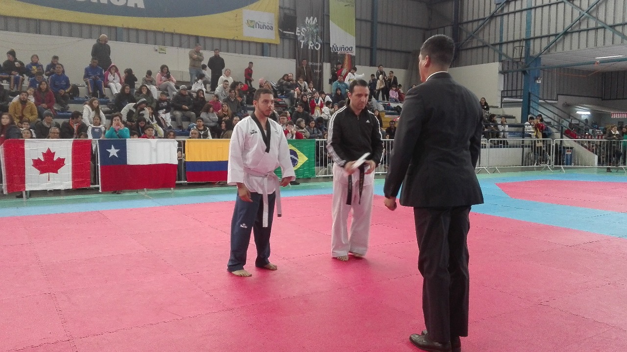 El estudiante de noveno semestre de psicología Juan Camilo Guardiola, obtuvo una medalla de oro en el III Open Internacional de Parataekwondo