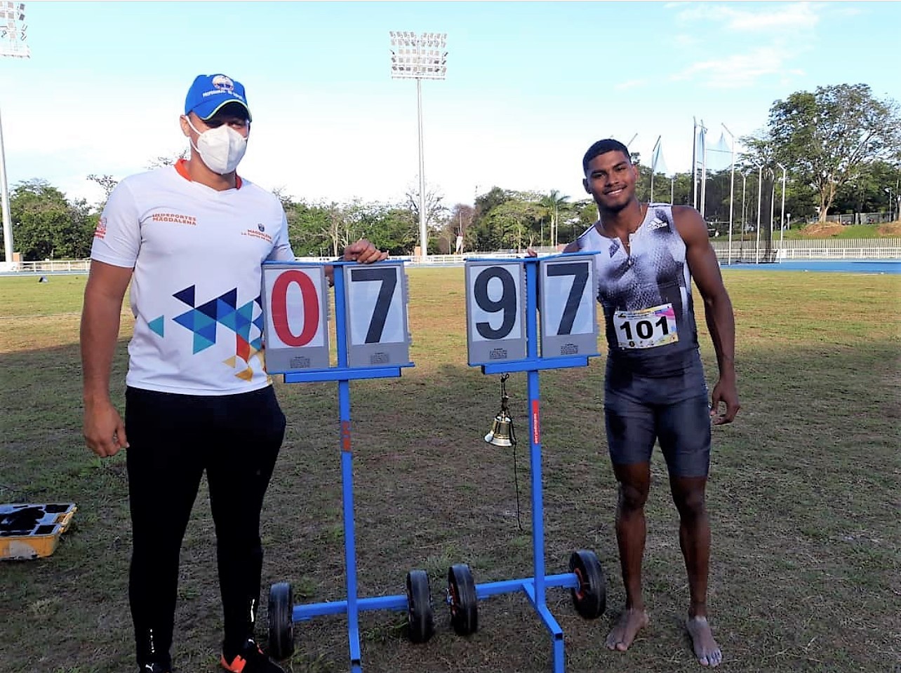 Colombia tiene nuevo récord nacional en salto largo y es estudiante de UNIMAGDALENA