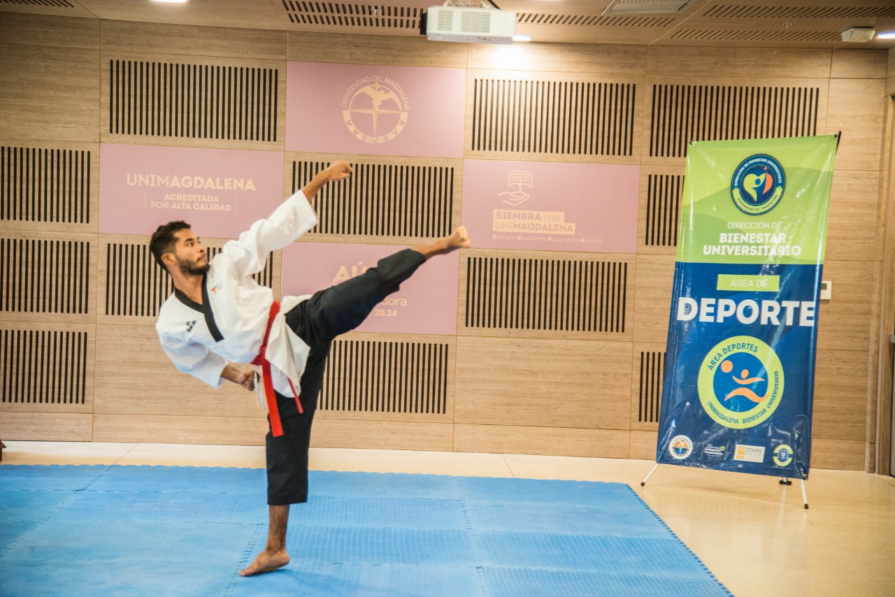Deportistas de UNIMAGDALENA ganan medalla de oro, plata y bronce en Taekwondo Poomsae