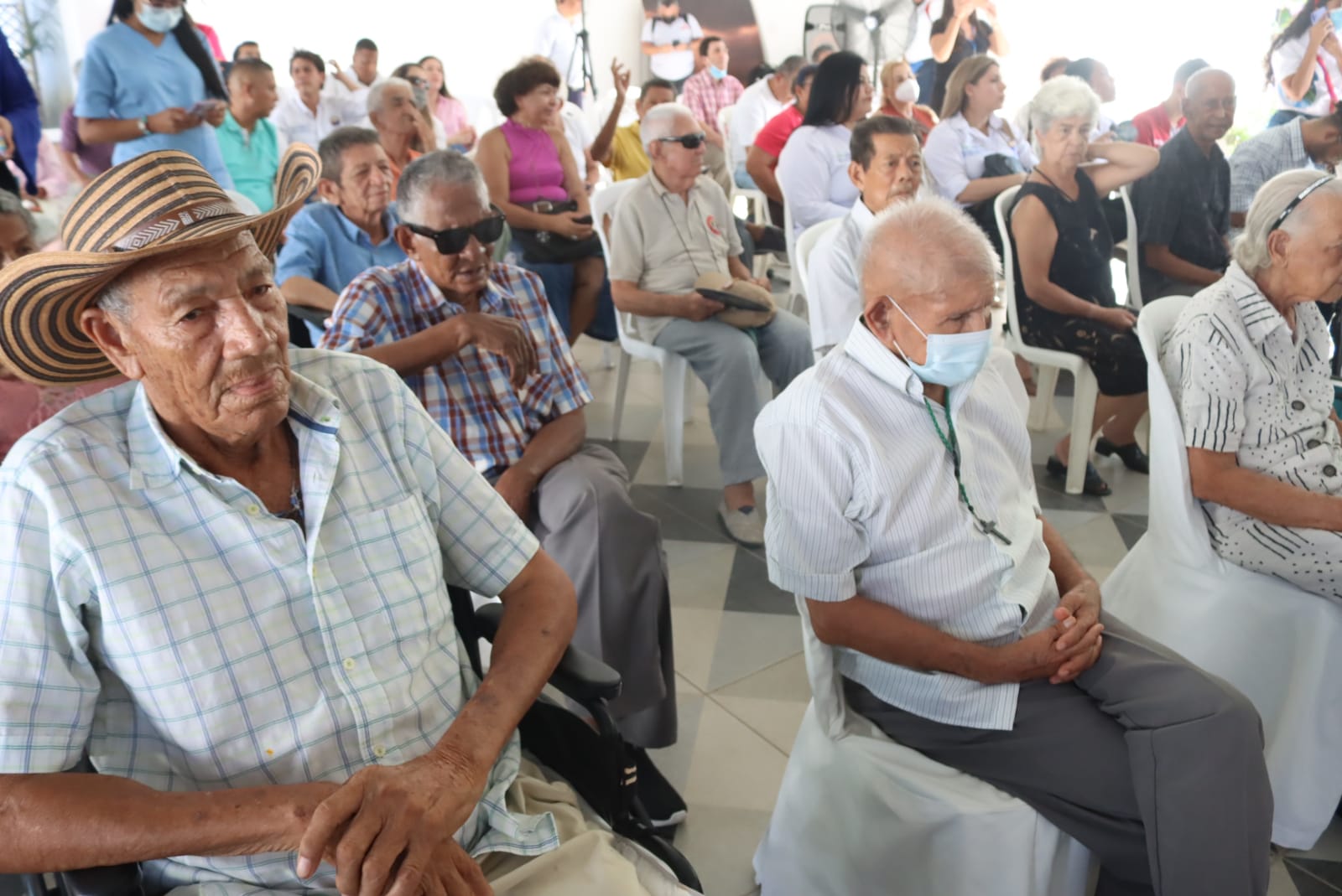 ENTREGA.DONACIÓN.ASILO.4
