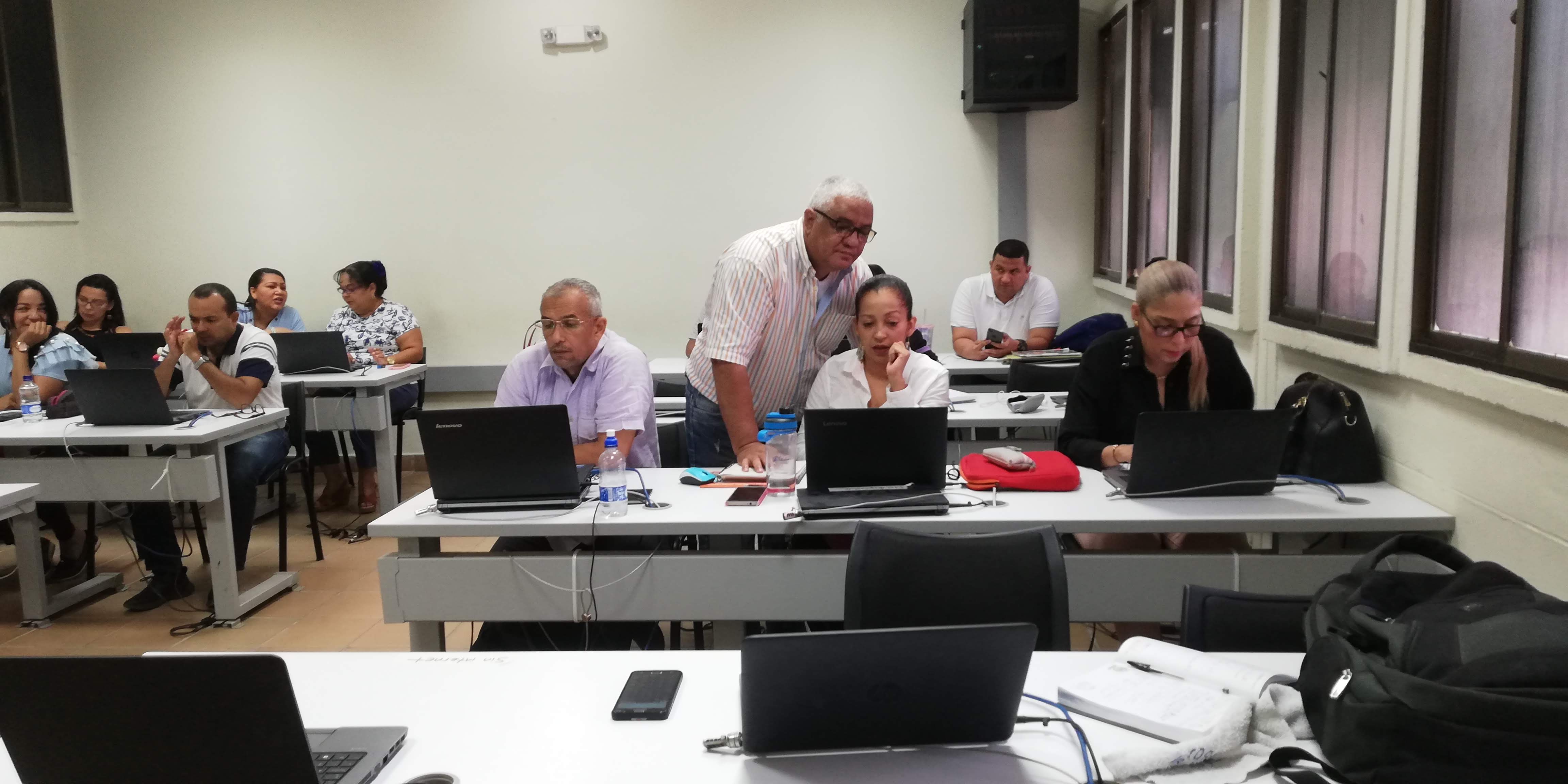 Capacitación de docentes en el manejo de Blakcboard Learn del programa Administración de la Seguridad y Salud en el Trabajo