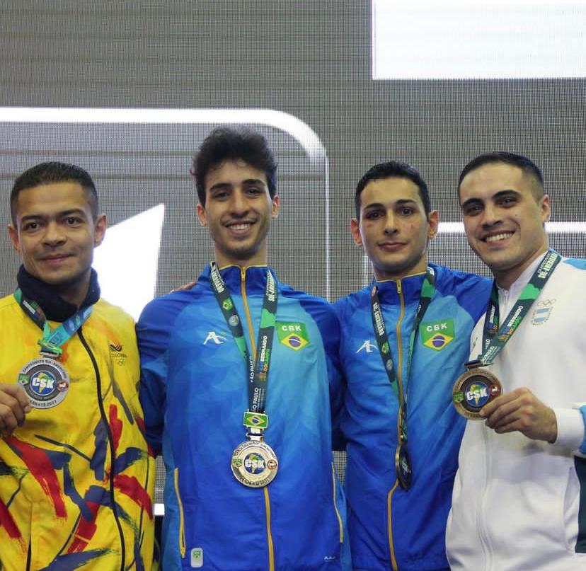 Guillermo Ramírez, logró una gran participación al obtener medalla de plata en la categoría de mayores en menos de 67 kg.