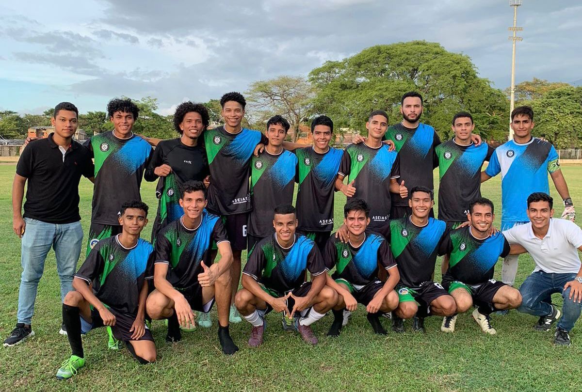 Equipo de fútbol del programa de Ingeniería Ambiental.