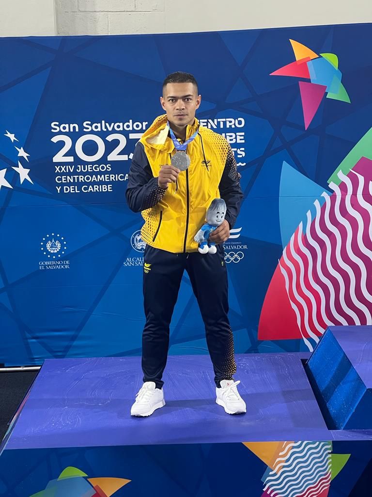 EL DEPORTISTA AGRADECIÓ A LAS DIRECTIVAS DE LA UNIVERSIDAD POR SU APOYO Y RESPALDO.