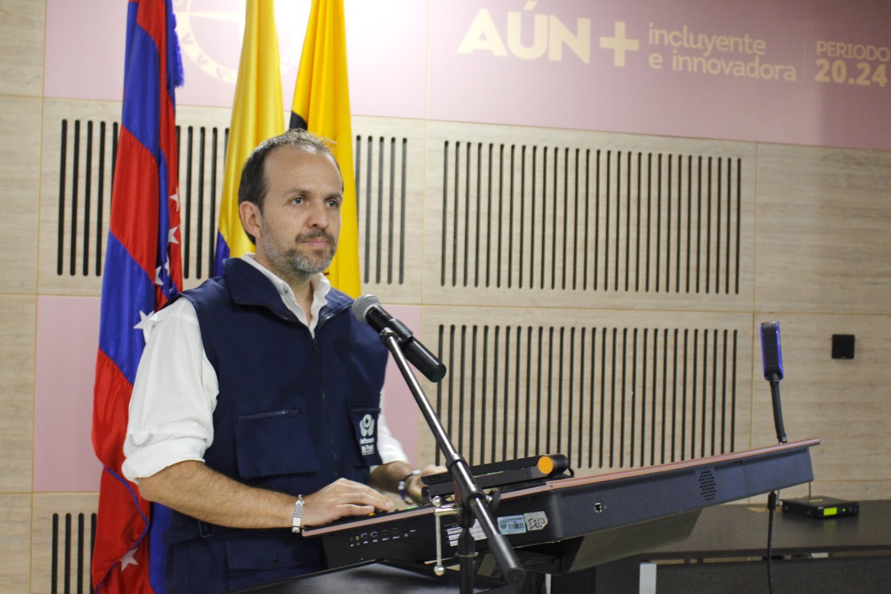 Ernesto Lucena, tuvo la oportunidad de dar apertura a este foro explicando la defensa que desde la Defensoría del Pueblo se le viene haciendo al depor