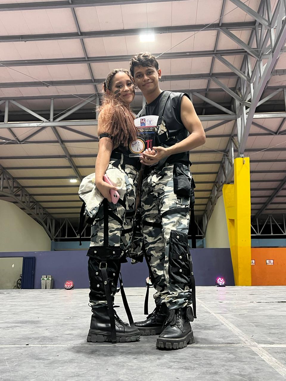 Gabriela Adarraga Villeros  y Elian Ricardo Martínez Guerrero, ganadores en champeta por parejas.