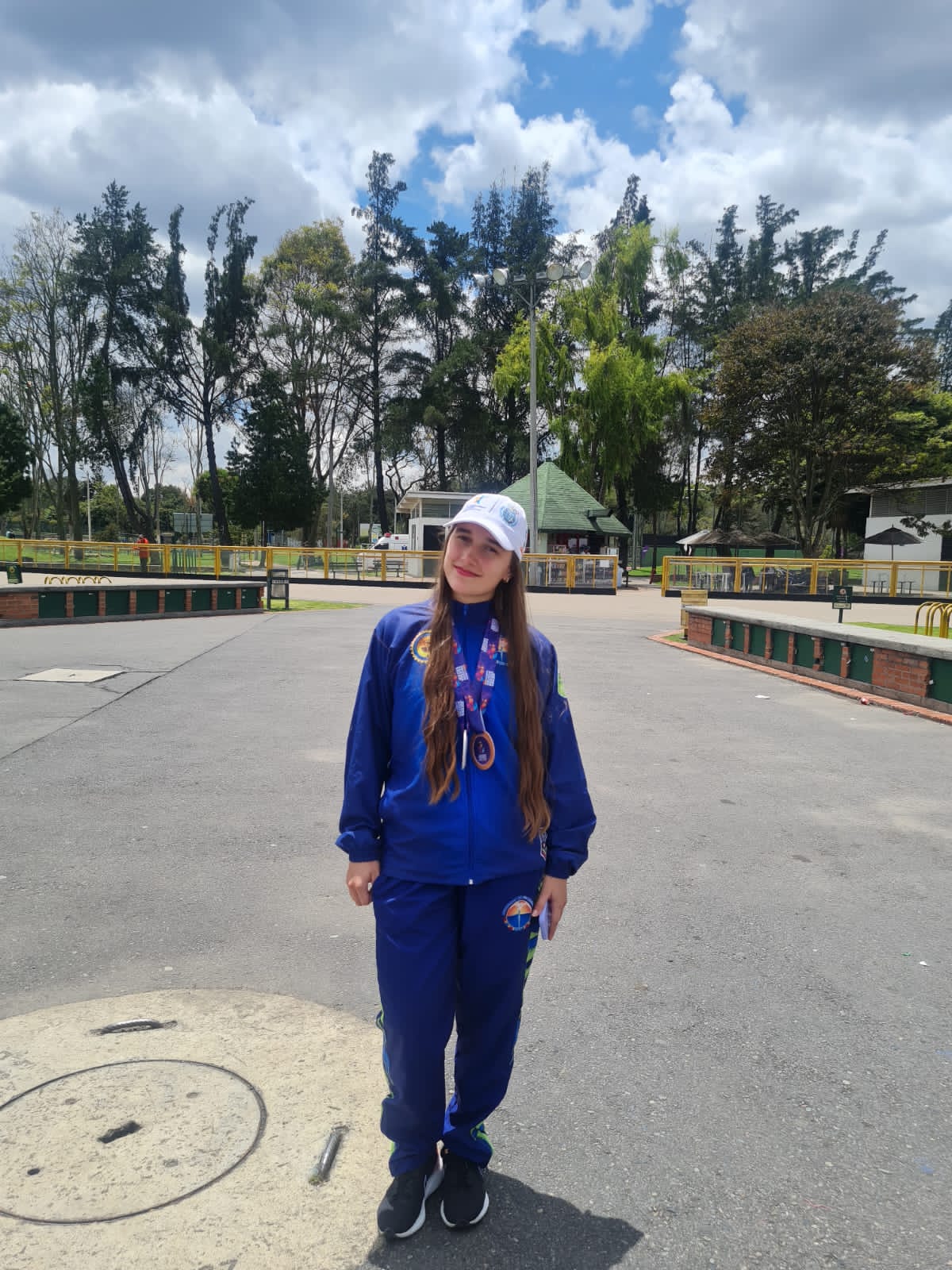Dayana Salazar Giraldo, obtuvo bronce en la prueba de 5.000 metros puntos y medalla de plata en los 10.000 metros puntos más eliminación.