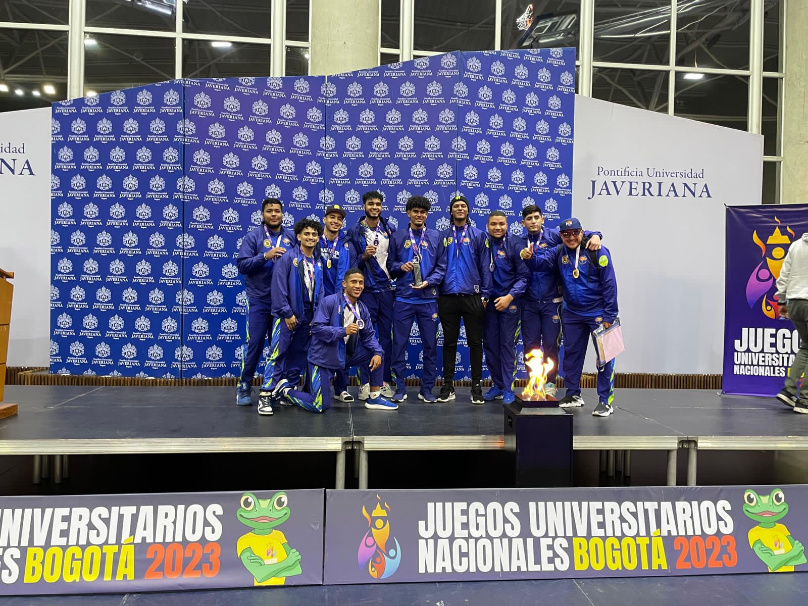 Los dirigidos por el licenciado Alfredo Valdelamar, jugaron seis partidos con cinco victorias y una derrota en la gran final, obteniendo la medalla de