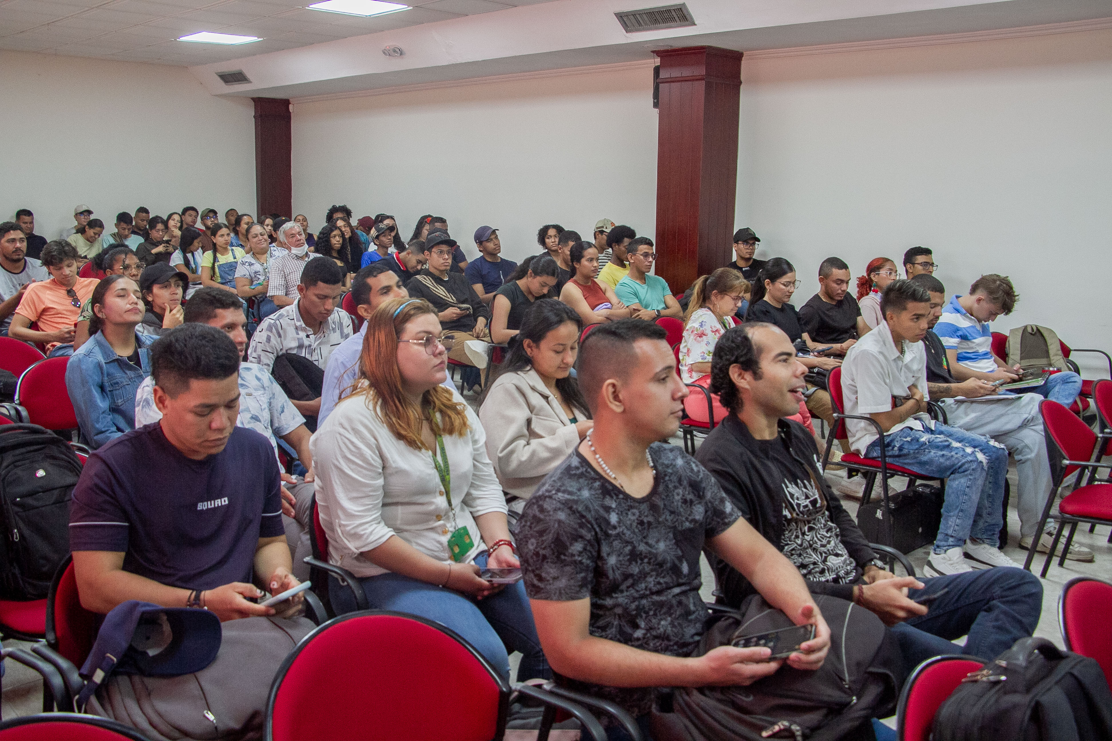SEMBRANDO.INNOVACIÓN 2: Futuros profesionales, docentes, egresados y profesionales del sector bananero, se hicieron presentes en este espacio académic