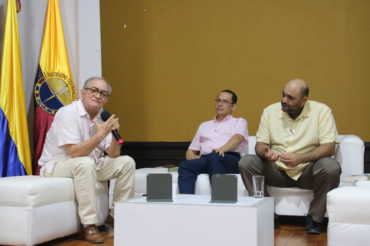Expertos en historia, como el doctor Édgar Rey Sinning, doctor Joaquín Viloria y el doctor Jorge Elías Caro, participaron de la jornada.