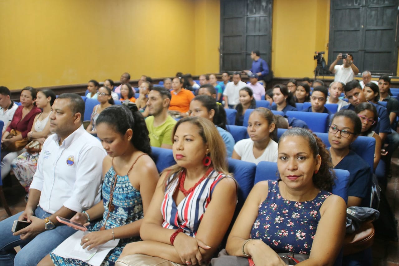 La jornada contó con la asistencia de estudiantes, docentes y público en general que se dieron cita en el Claustro San Juan Nepomuceno.