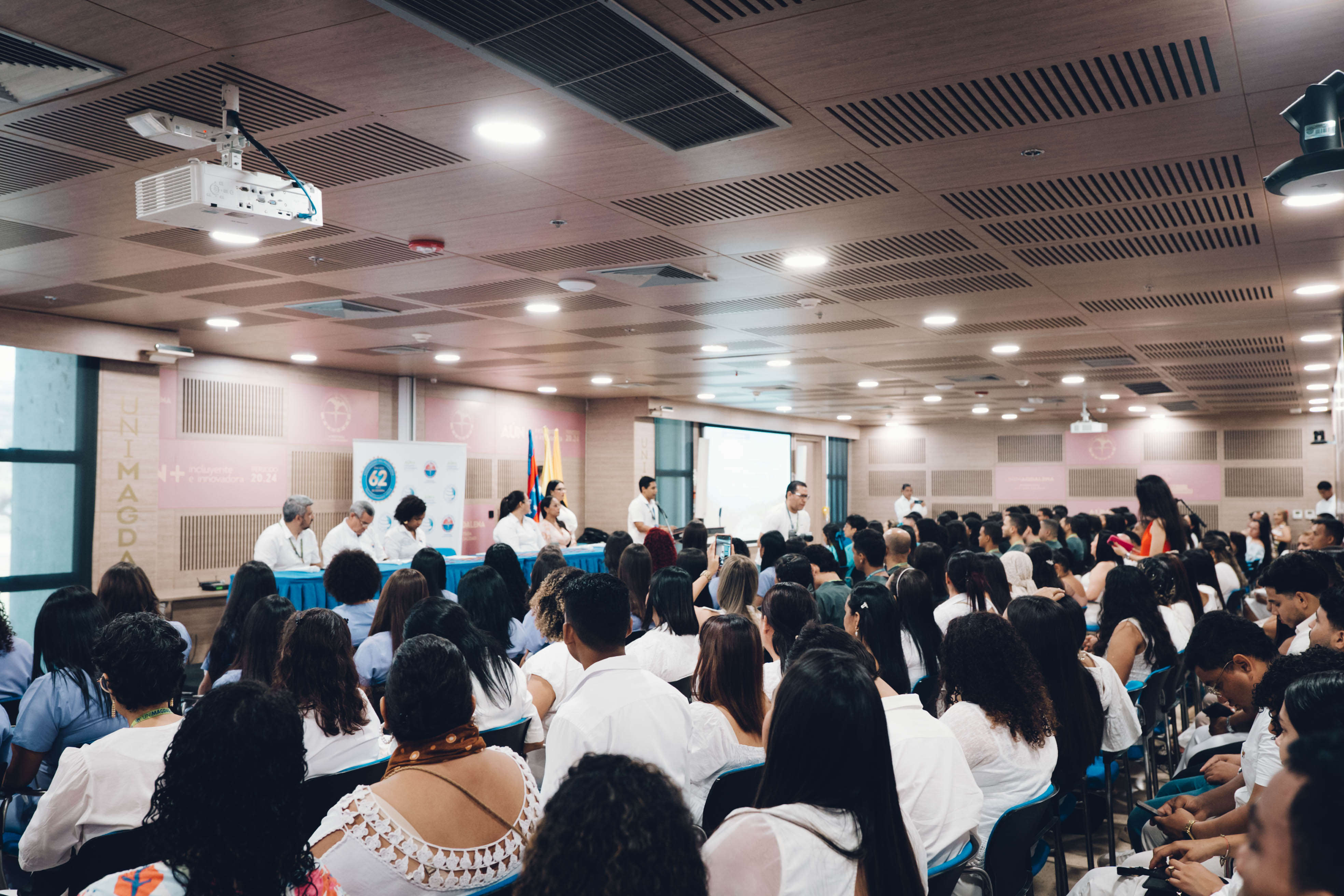 La jornada contó con la presencia de los directores de los programas académicos, coordinadores de práctica, docentes, familiares de los estudiantes y