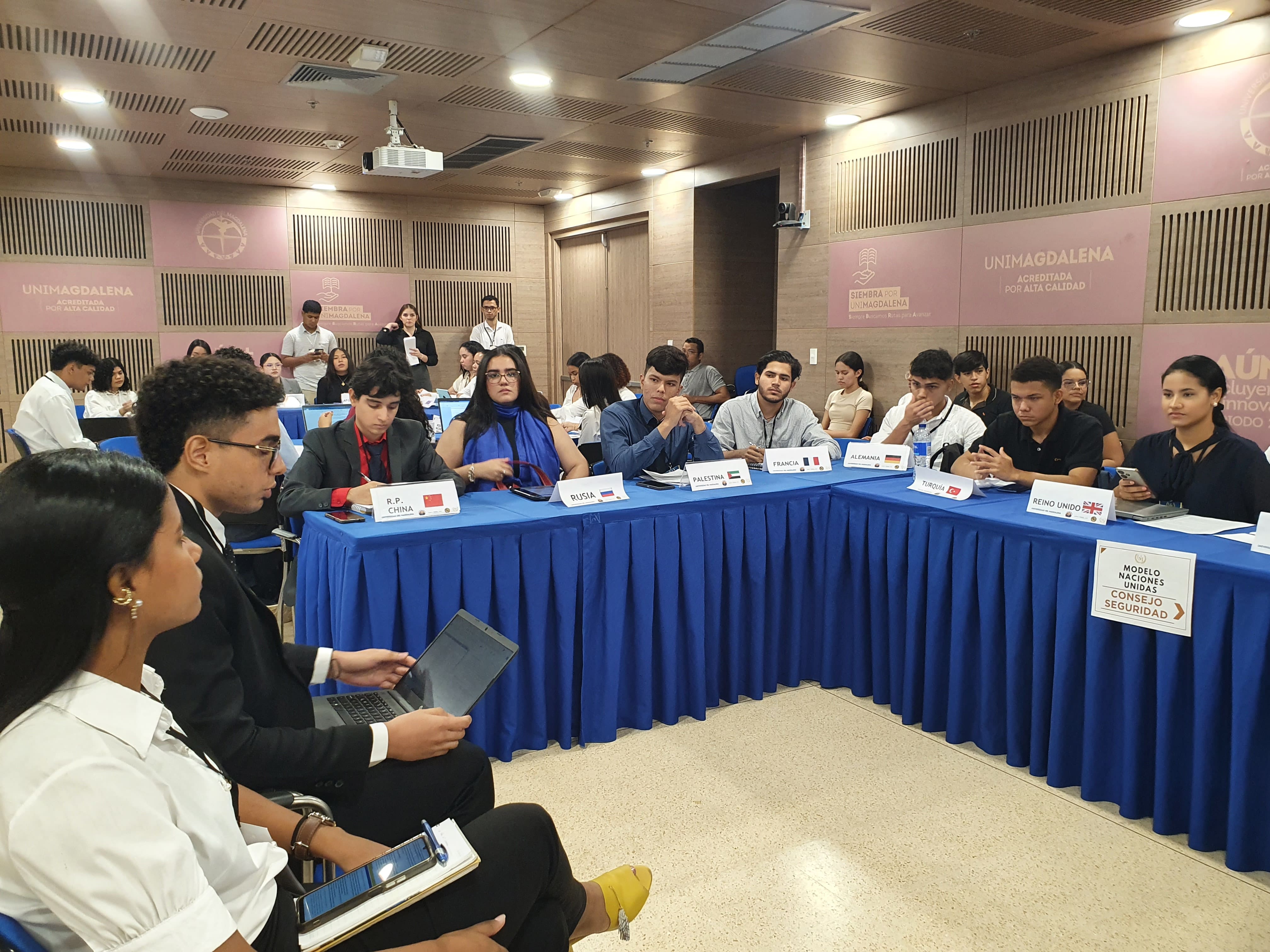 Simulación Modelo de Naciones Unidas -MUNimagdalena, septiembre 2024. Programa de Negocios Internacionales