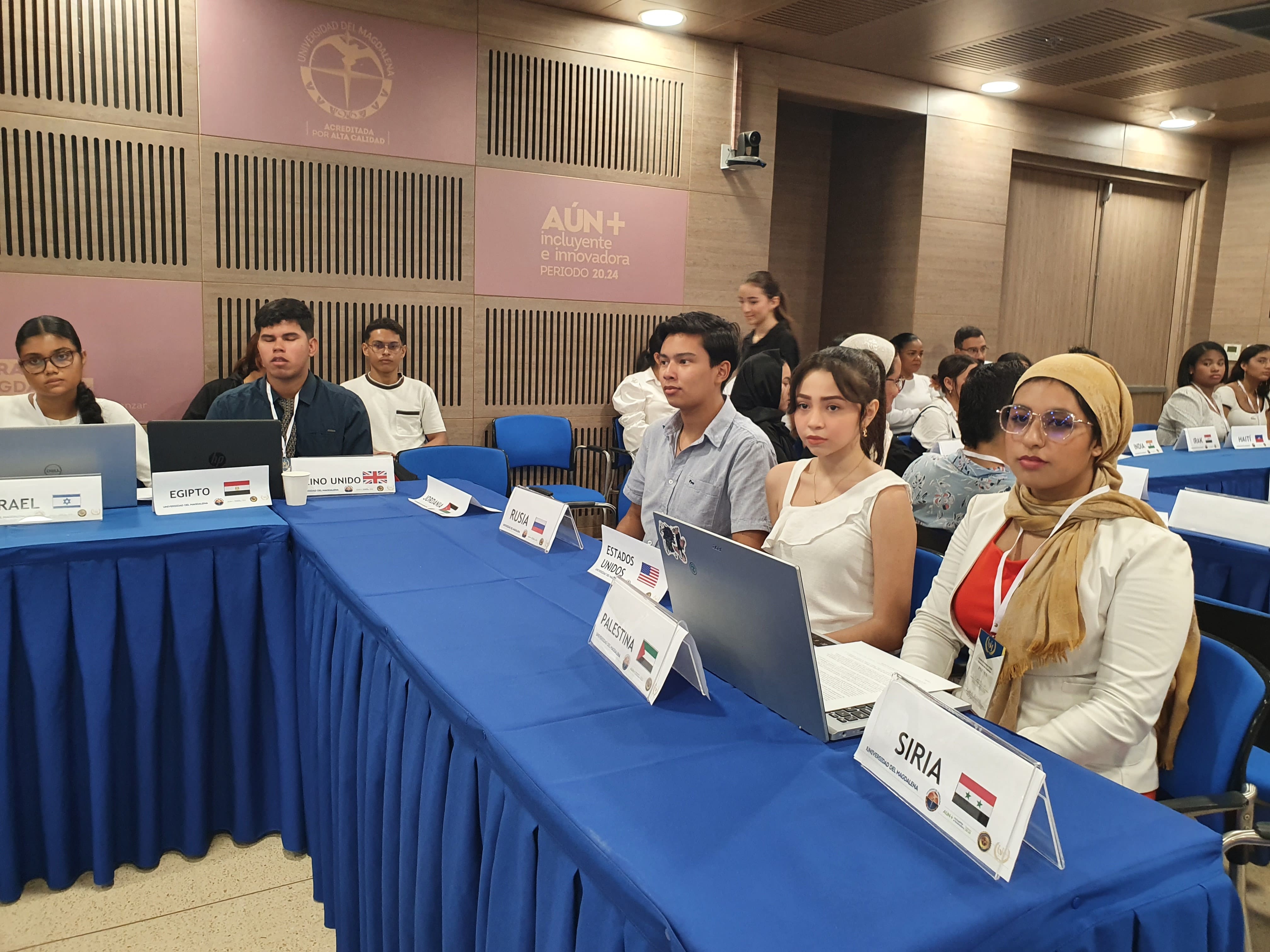 Simulación Modelo de Naciones Unidas -MUNimagdalena, septiembre 2024. Programa de Negocios Internacionales