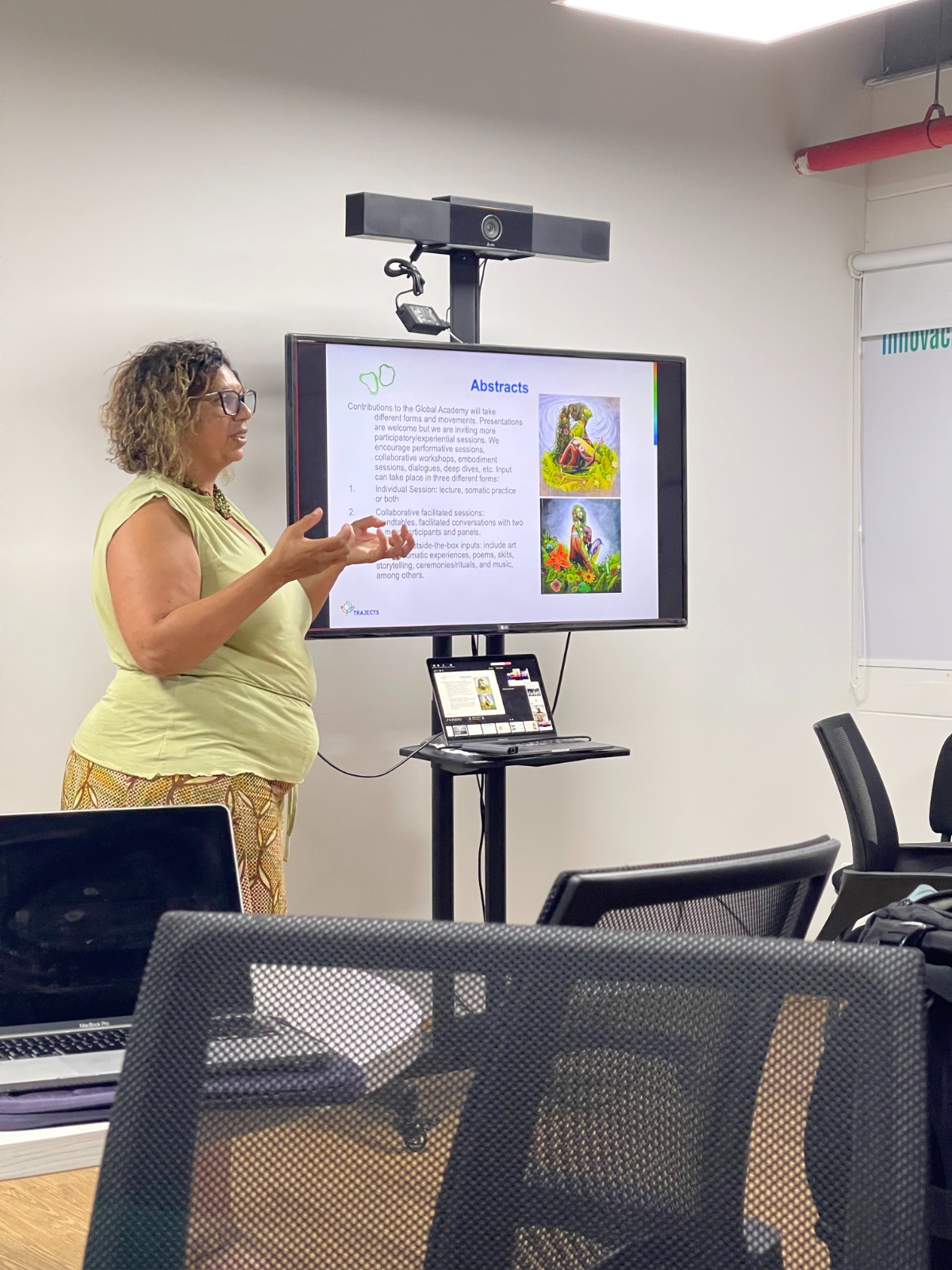 La doctora Michelle Pressend, coordinadora del Proyecto TRAJECTS en Sudáfrica, visitó recientemente la Universidad del Magdalena.