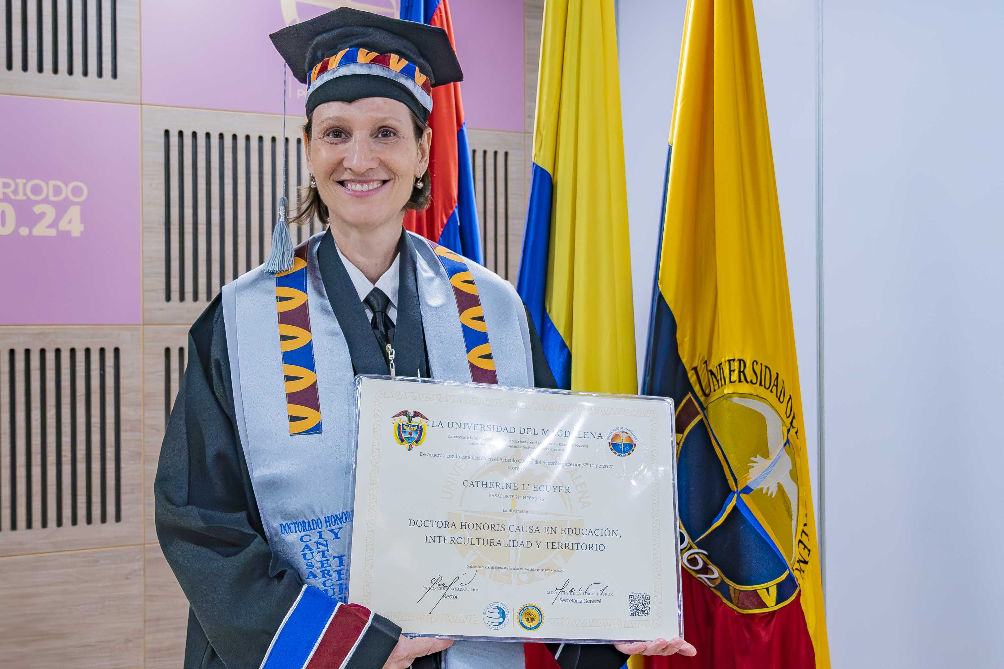 UNIMAGDALENA entrega Honoris Causa a la escritora Catherine L'Ecuyer