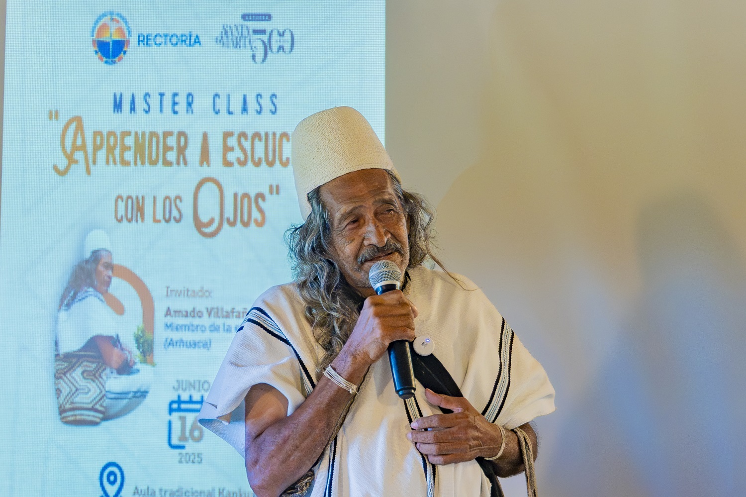 Villafaña reflexionó sobre la necesidad de que las instituciones reconozcan la importancia de la Sierra Nevada como fuente de vida y conocimiento ance