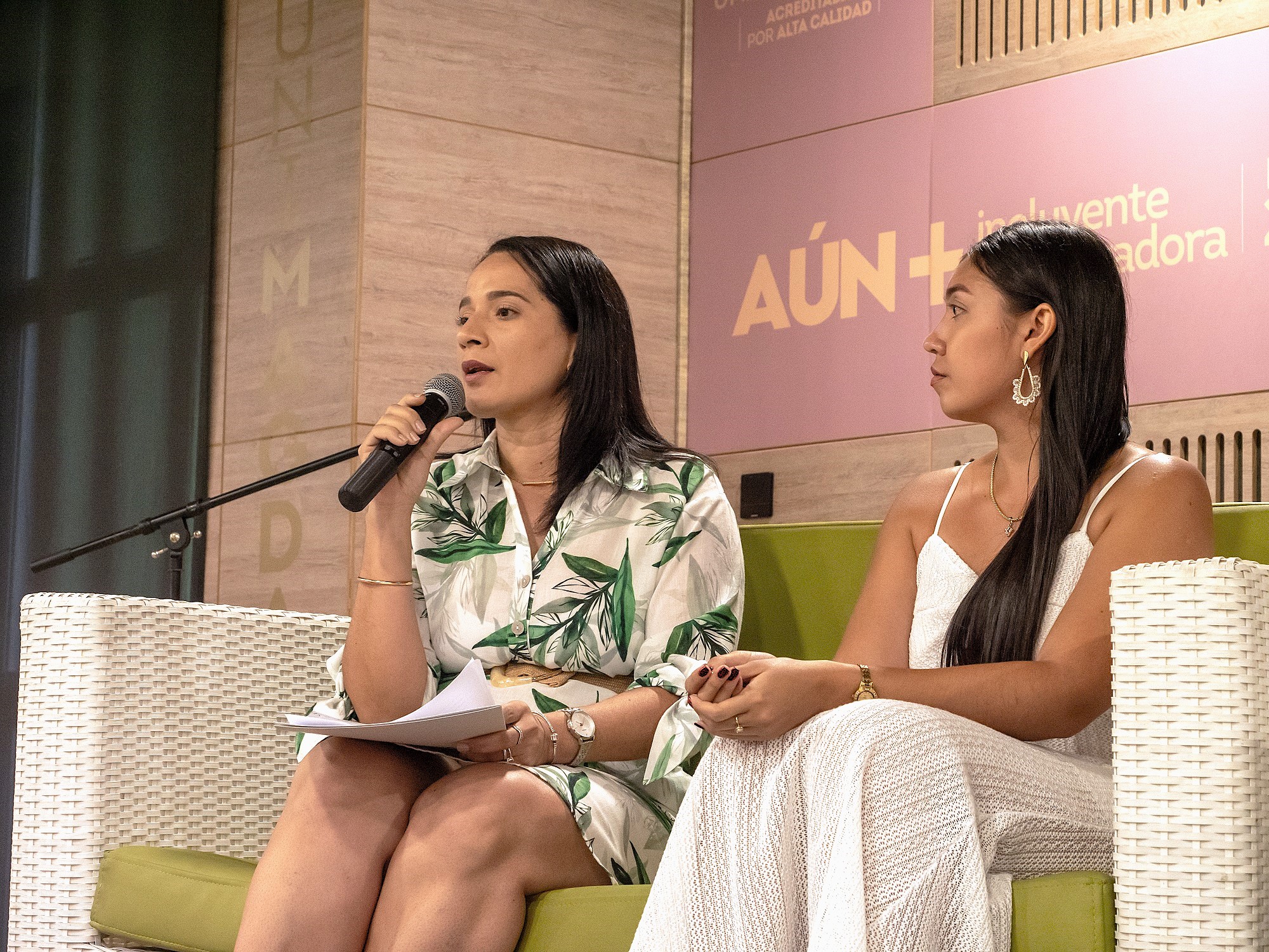 Rosemary Castañeda Mercado y Laury Araujo Igirio, Invitadas al encuentro de Egresados de Enfermería