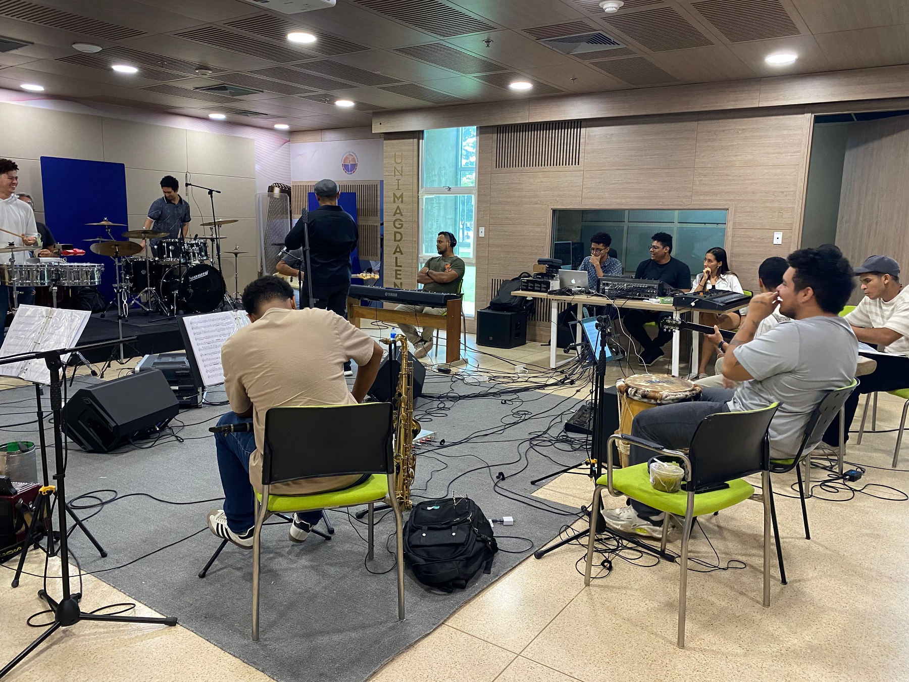 El Programa de Tecnología en Artes Musicales cuenta con docentes calificados que trabajan arduamente en la formación y brindan todo el acompañamiento