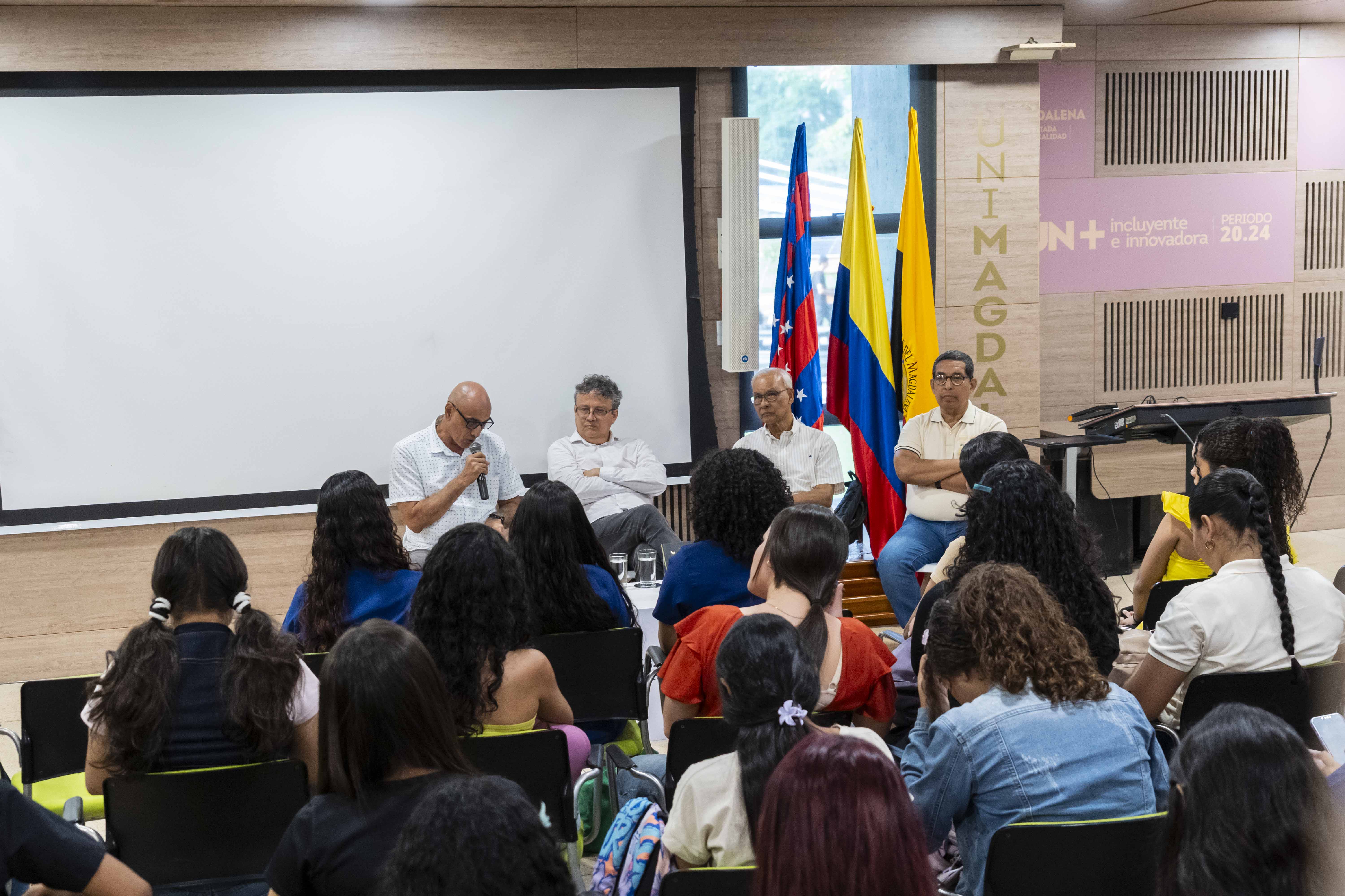 En su cuarto día, la Feria del Libro de Santa Marta estuvo cargada de arte y encuentros literarios que conectaron a los lectores y asistentes.