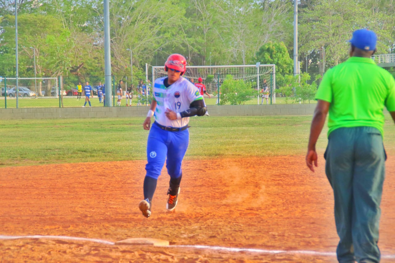 Fútbol Femenino de UNIMAGDALENA logra campeonato en juegos deportivos regionales universitarios