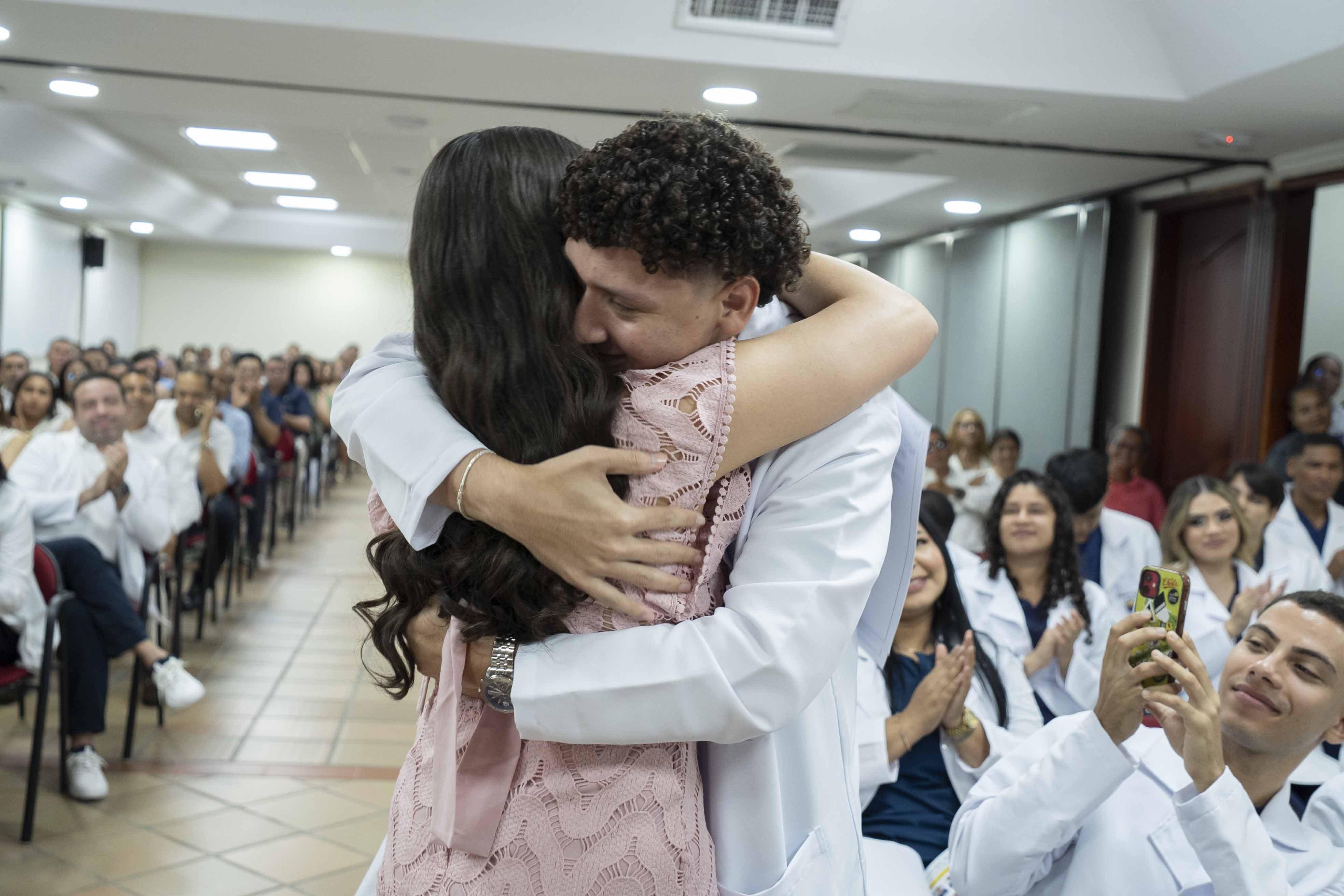 ENTREGA.BATAS.MEDICINA.2