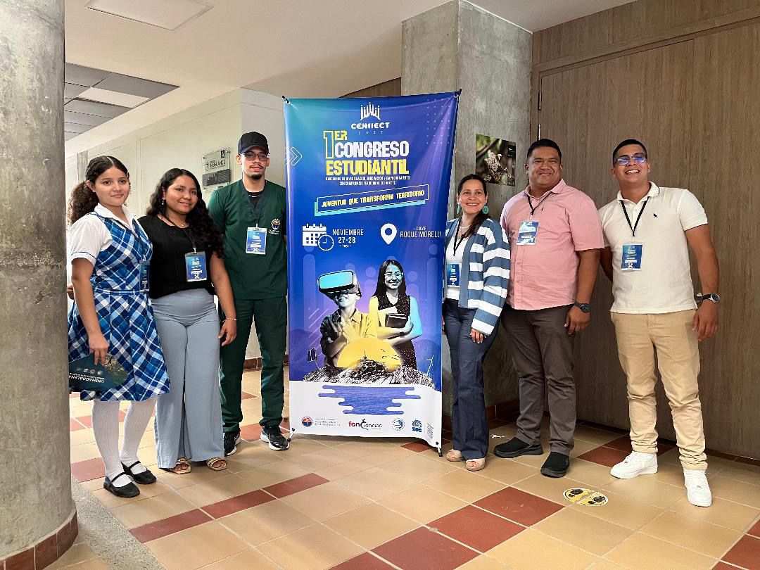 . Los estudiantes Harold Figueredo y Valentina Salgado