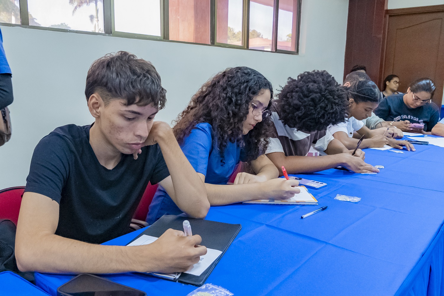 LANZAMIENTO.RED.LÍDER.4