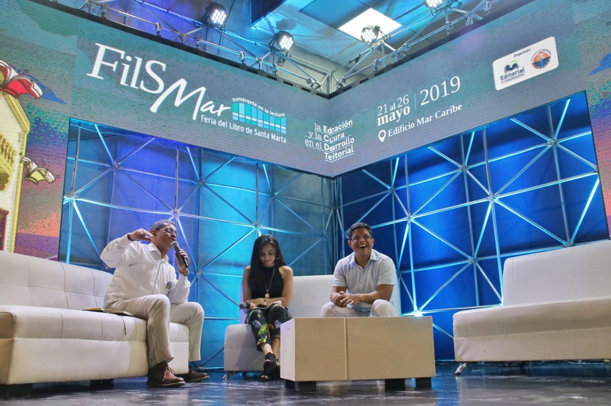 Durante inauguración oficial de la Feria del Libro de Santa Marta UNIMAGDALENA invita al país a sumergirse en la lectura