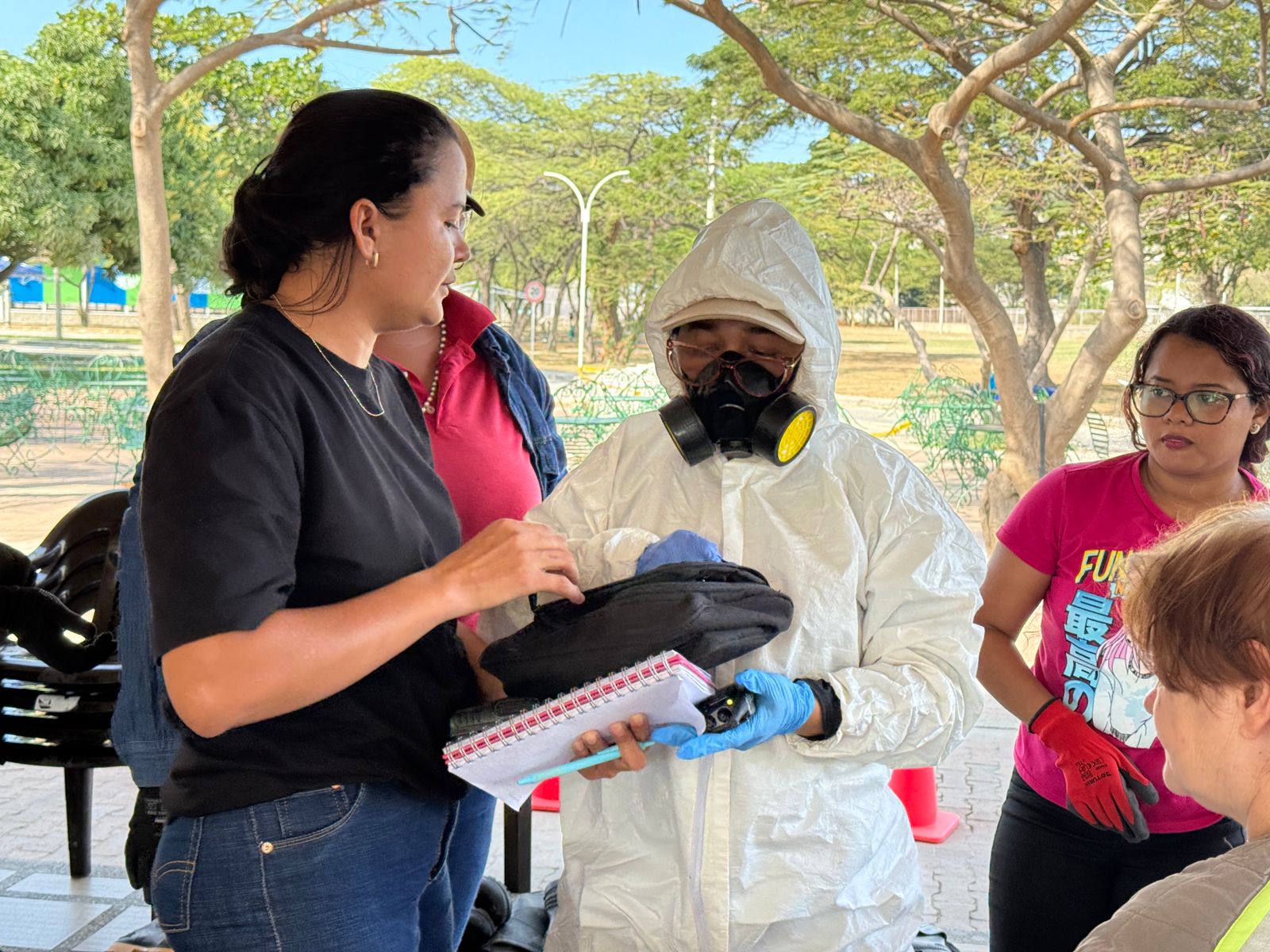 120 horas de formación teórico-práctica orientadas a la prevención, atención y control de incidentes químicos en las organizaciones.