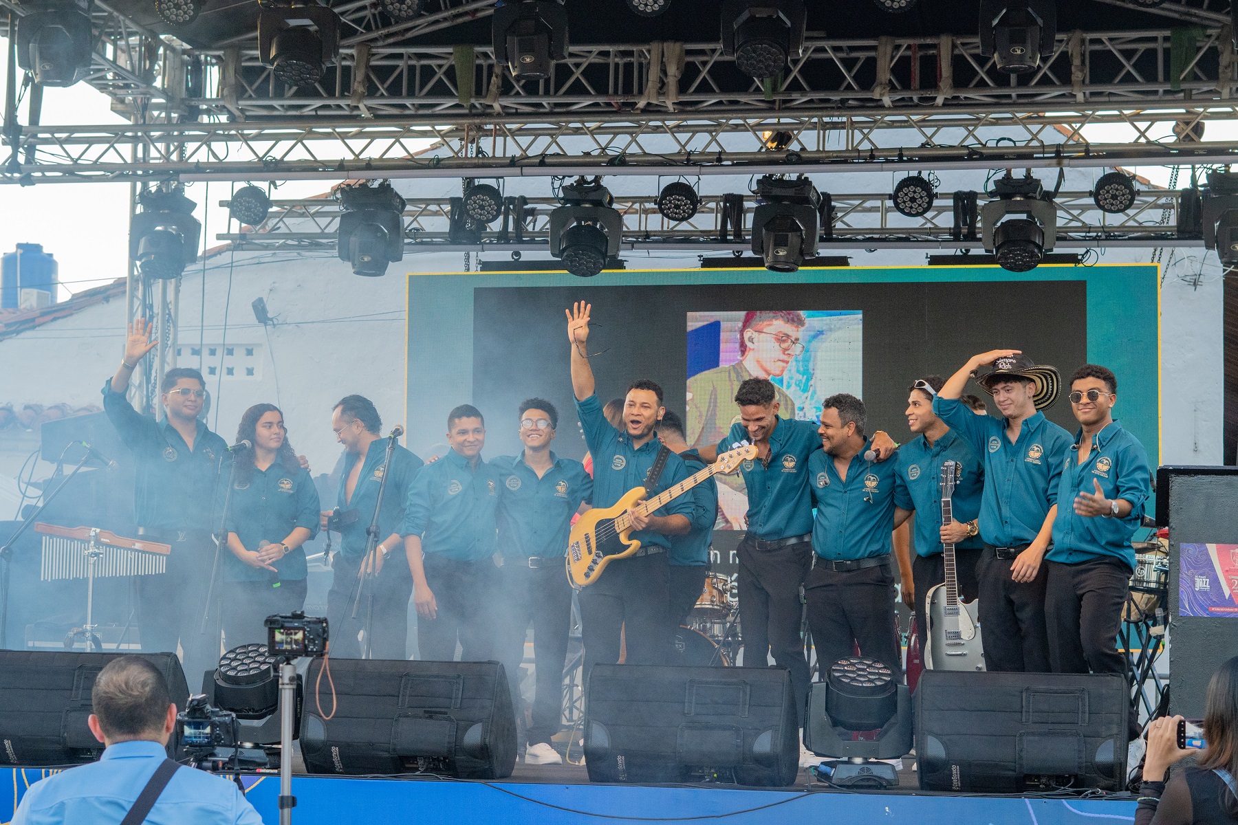 Su interpretación de Momposina rindió homenaje a Ricardo Goenaga, estudiante que perdió la vida pero permanece en cada nota de Carpe Diem.