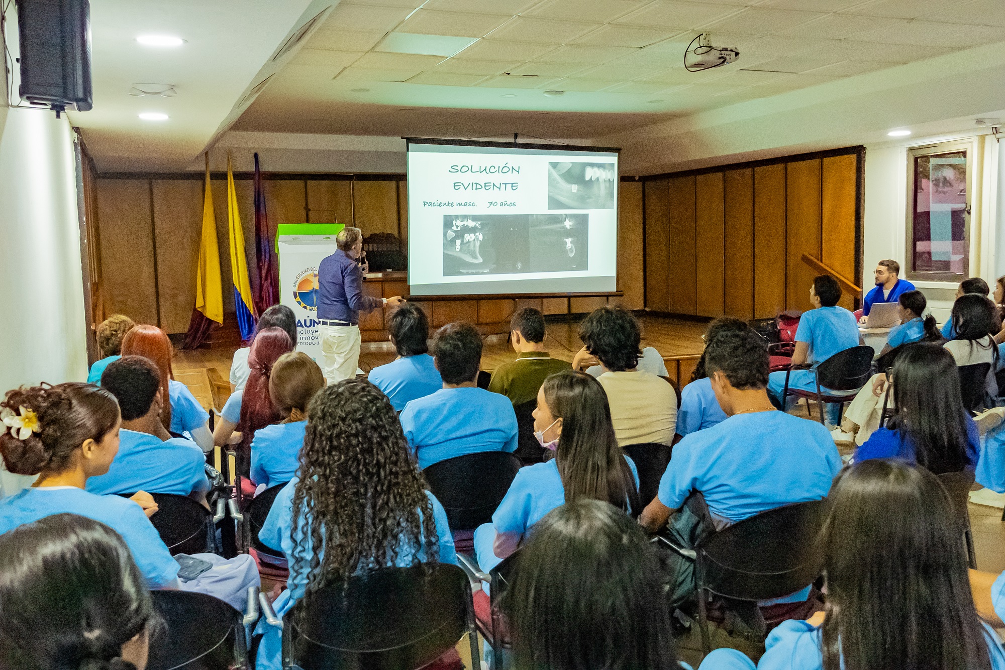 CONFERENCIA.IMPLANTES.ODONTOLOGÍA.2