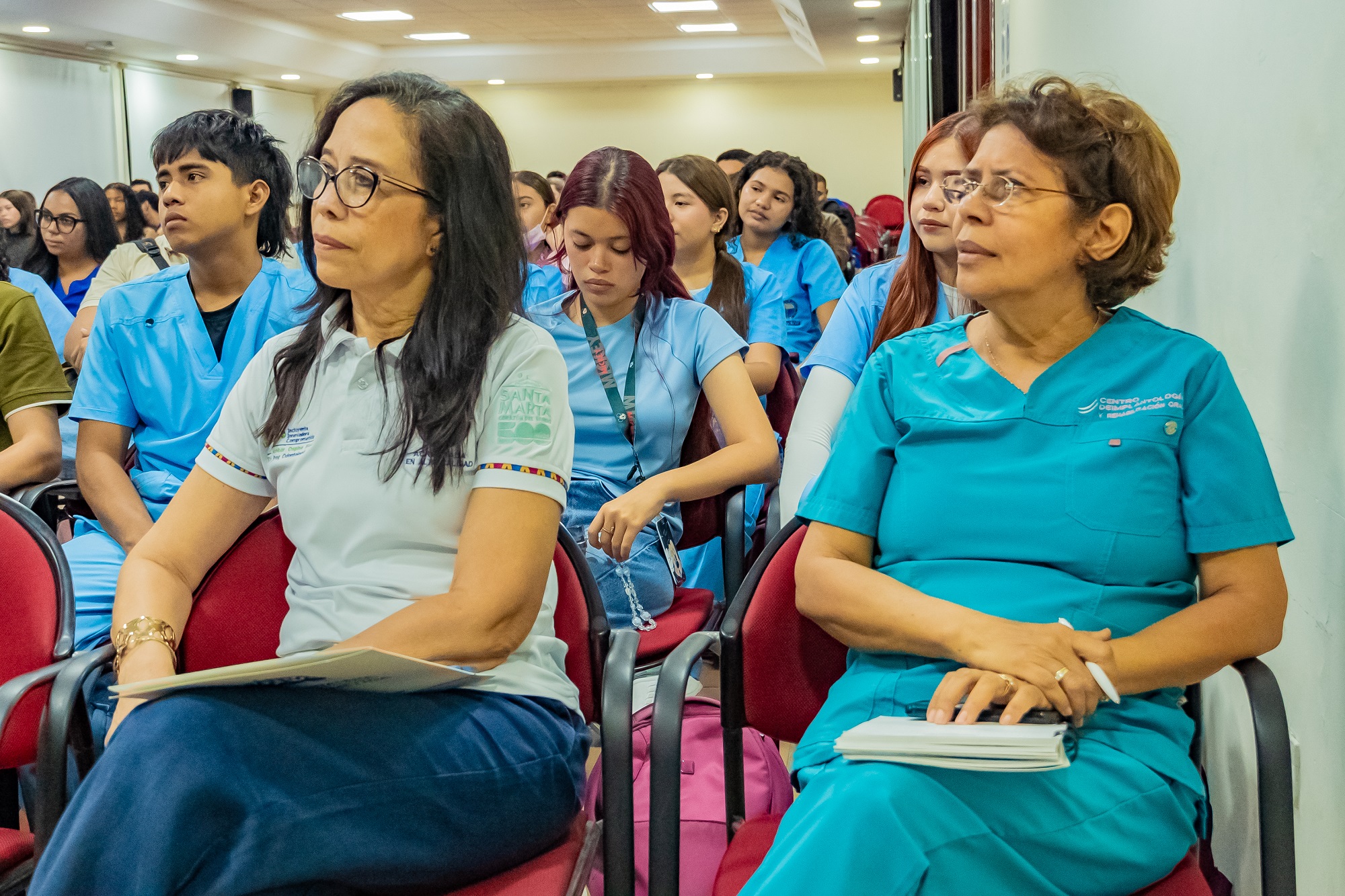 CONFERENCIA.IMPLANTES.ODONTOLOGÍA.3