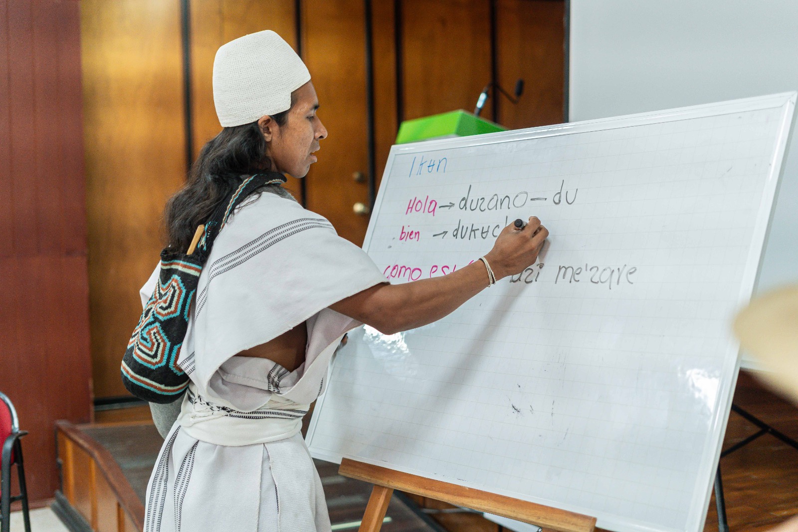 En el componente académico y de reconocimiento intercultural, la comunidad universitaria participó en el Taller Básico de Lengua Indígena.