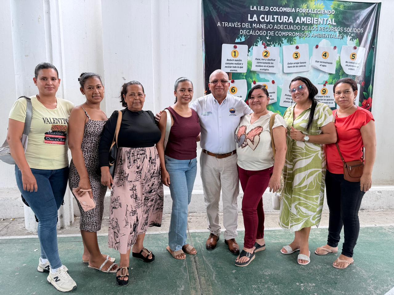 La jornada de lanzamiento reunió a estudiantes, padres de familia, directivos y representantes de la administración municipal de Fundación.