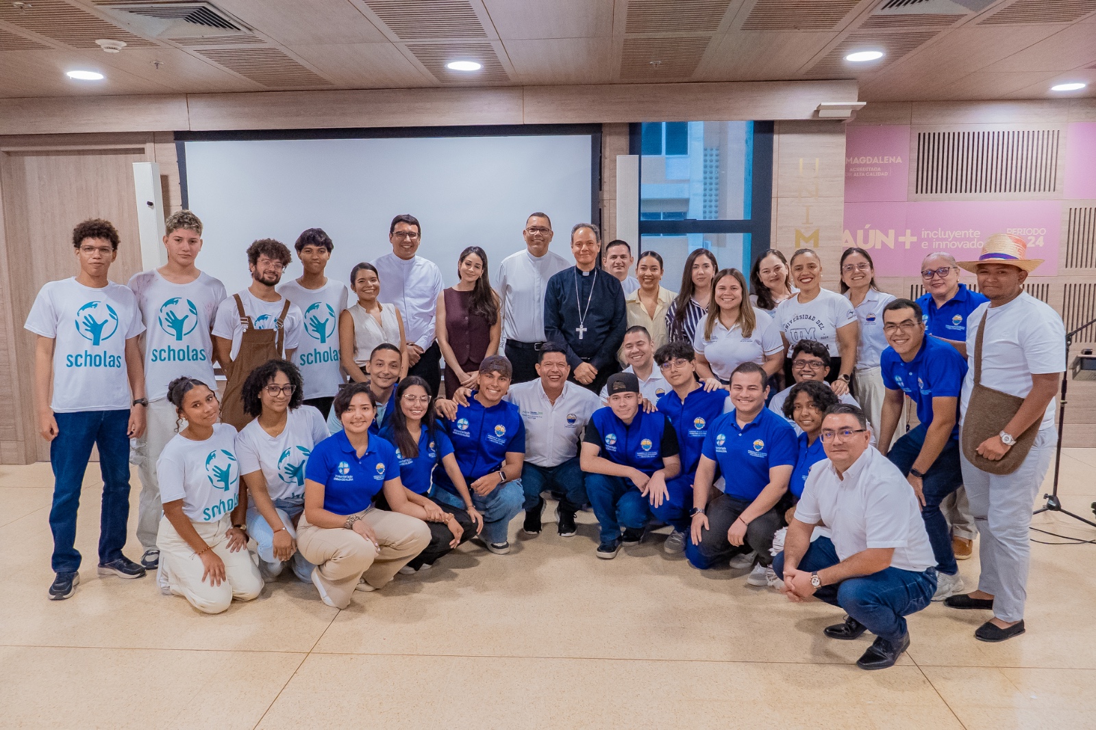 El acuerdo fue suscrito por el Doctor Pablo Vera Salazar, Rector de la Universidad del Magdalena, y Monseñor José Mario Bacci Trespalacios, obispo de