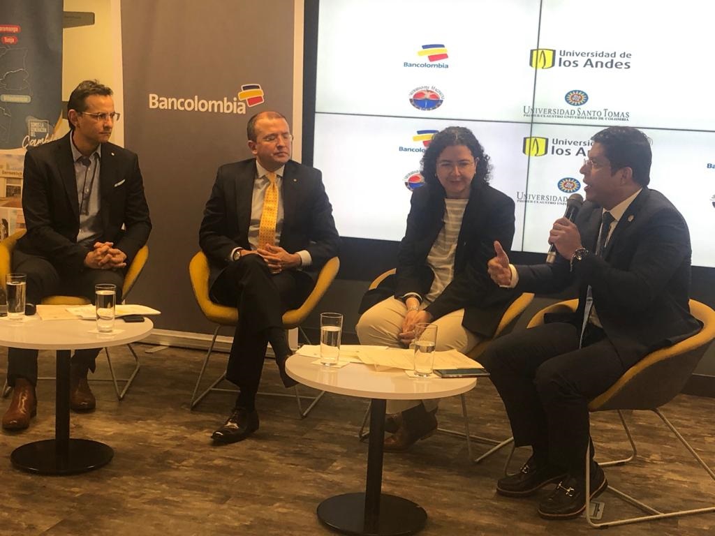 Bancolombia y las universidades de Los Andes, Magdalena y Santo Tomás unen talentos para participar en RoboCup 2019 y acelerar la inteligencia artific