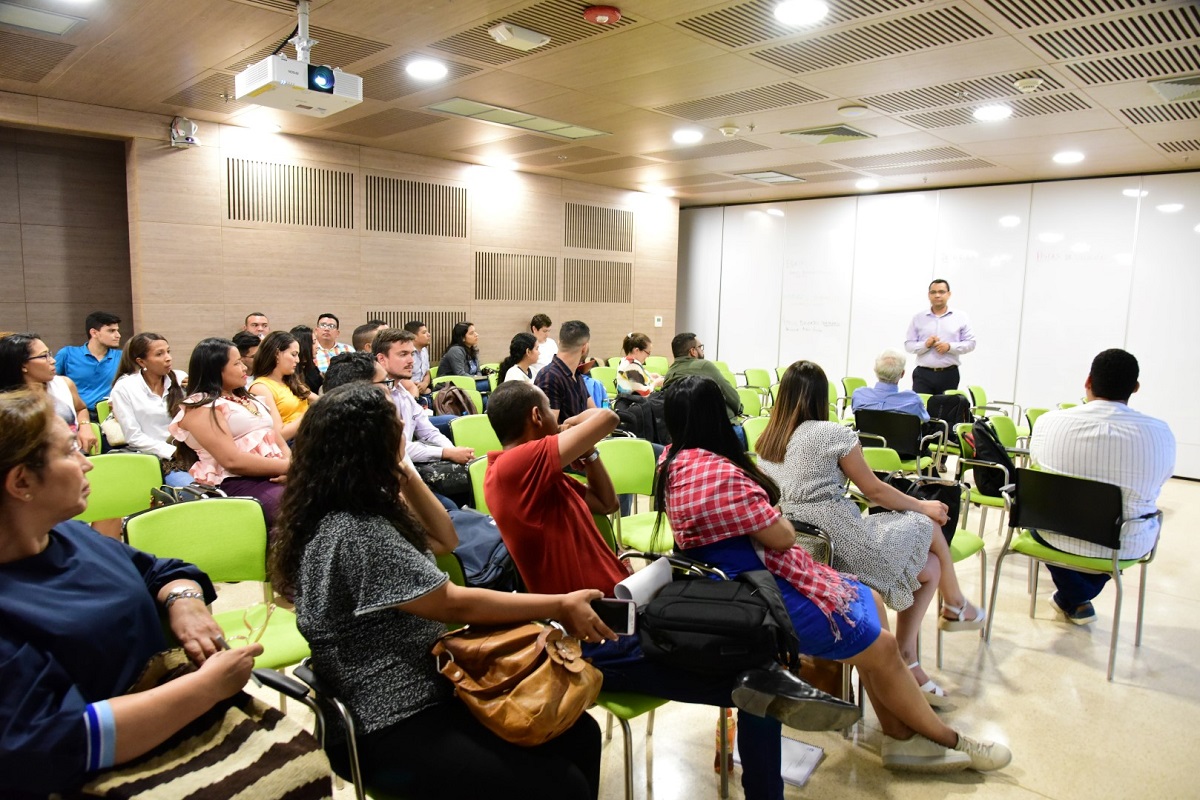 UNIMAGDALENA realizó conferencia “La dirección de equipos dispersos en el contexto de la gerencia de proyectos”