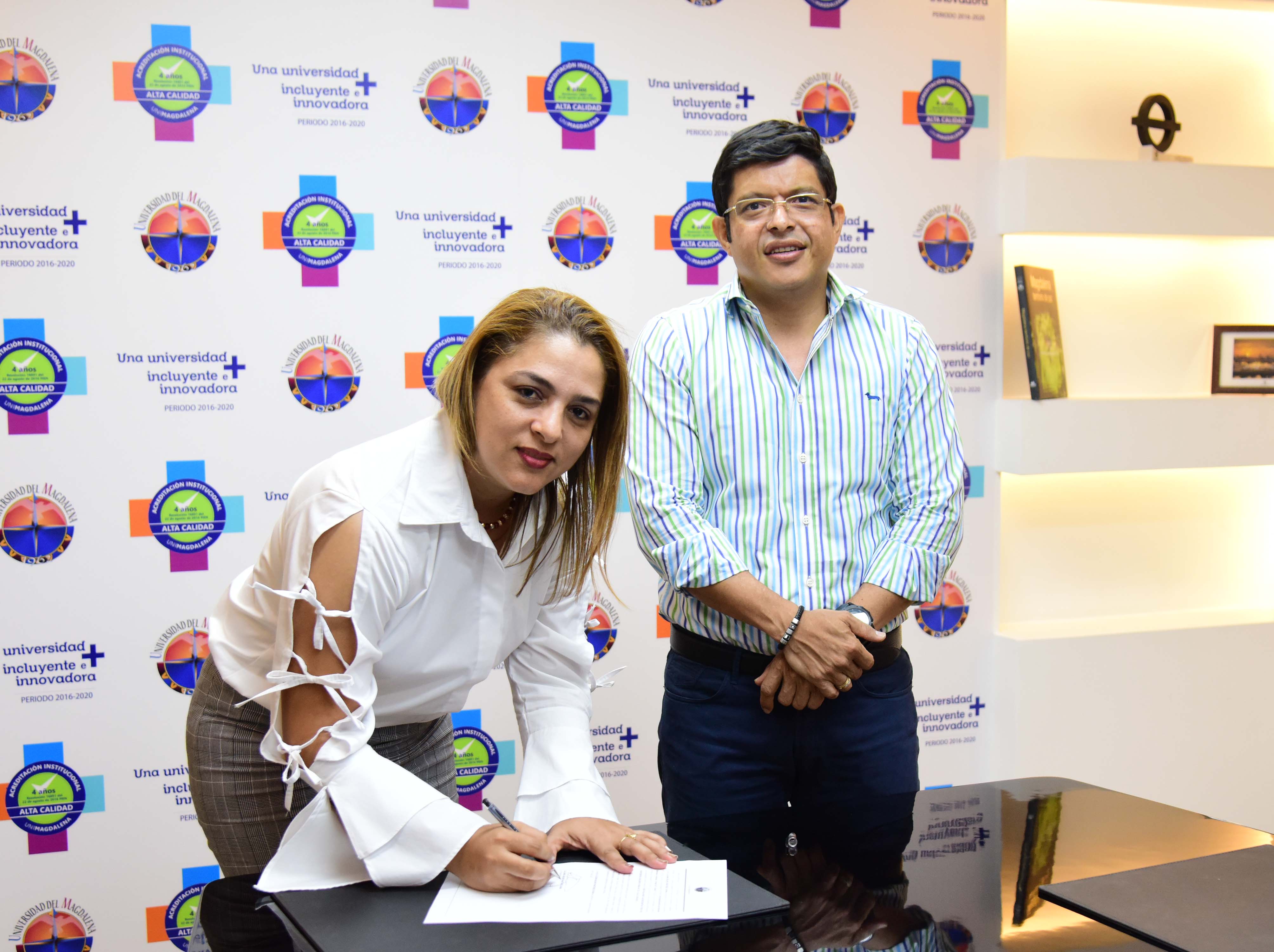 Liliana Martínez Chimá, nuevo jefe del Departamento de Estudios Generales e Idiomas.