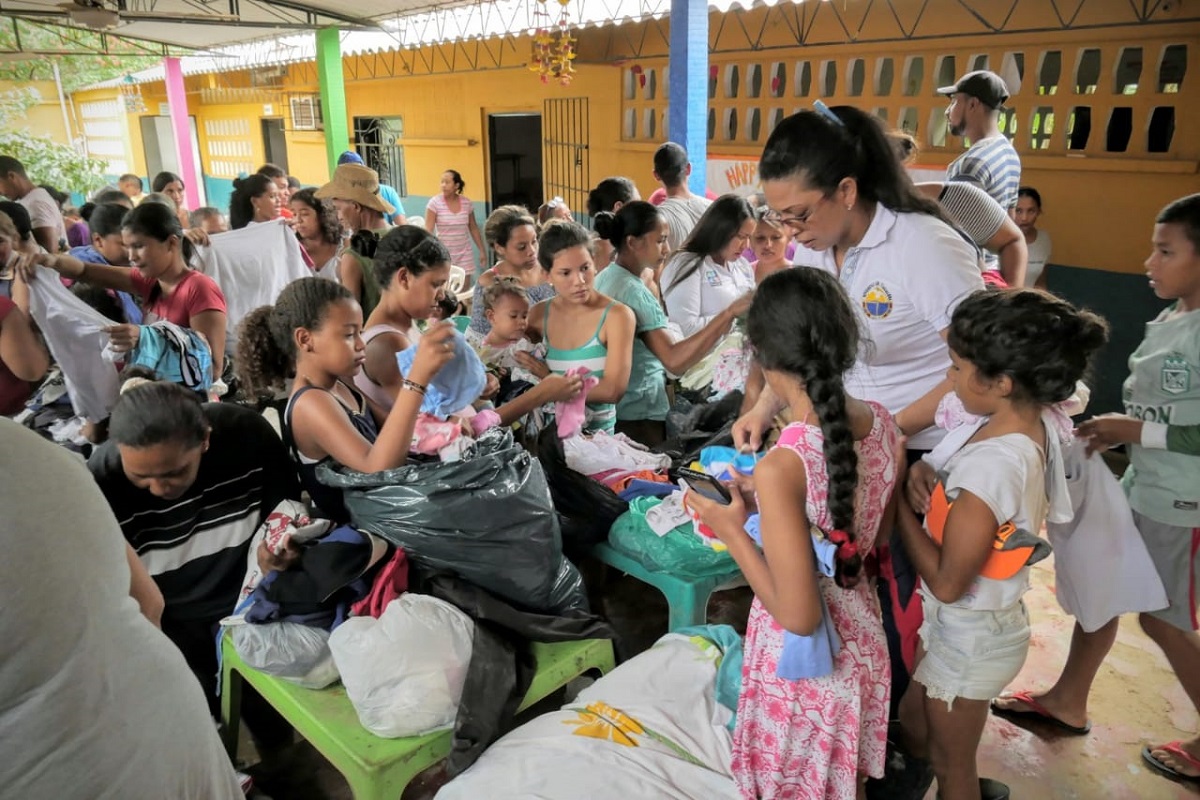 UNIMAGDALENA realizó entrega de ayudas humanitarias a damnificados del en el corregimiento de Río Frío en municipio Zona Bananera