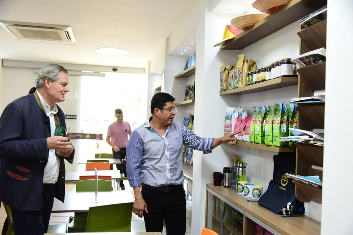 Creador del modelo Economía Azul visitó UNIMAGDALENA con miras a implementar proyectos en Colombia